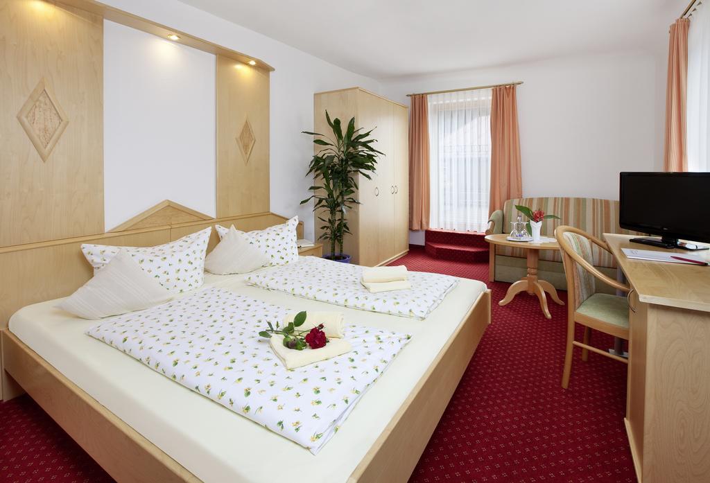 Hotel Restaurant Fruehlingsgarten Füssen Екстериор снимка