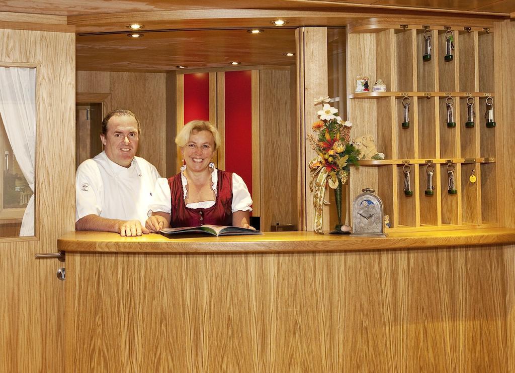 Hotel Restaurant Fruehlingsgarten Füssen Екстериор снимка